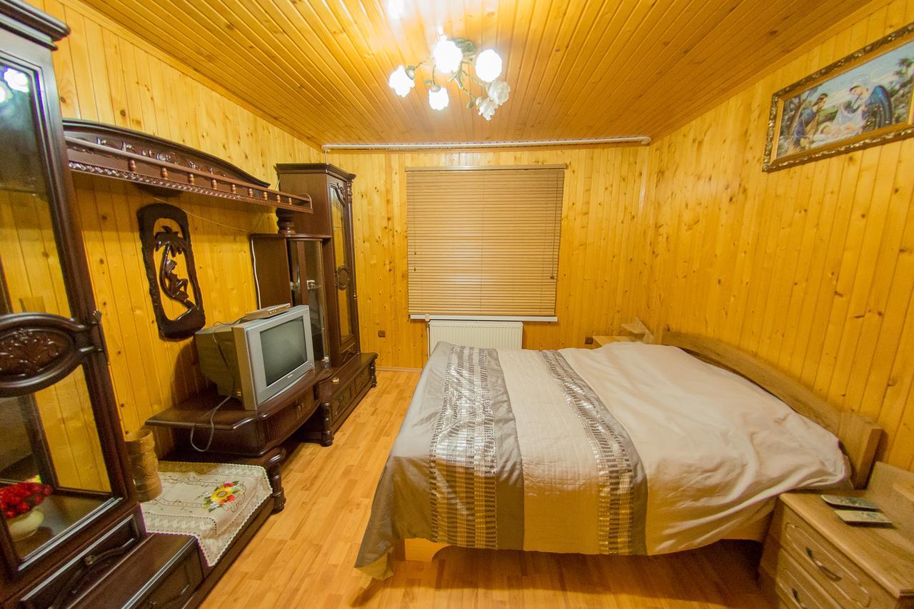 Guest House Suzirya Karpat Yaremche Exterior foto