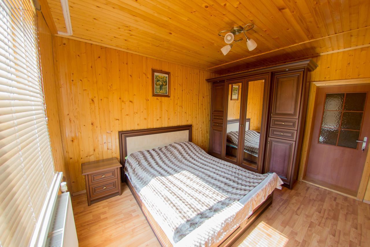 Guest House Suzirya Karpat Yaremche Exterior foto